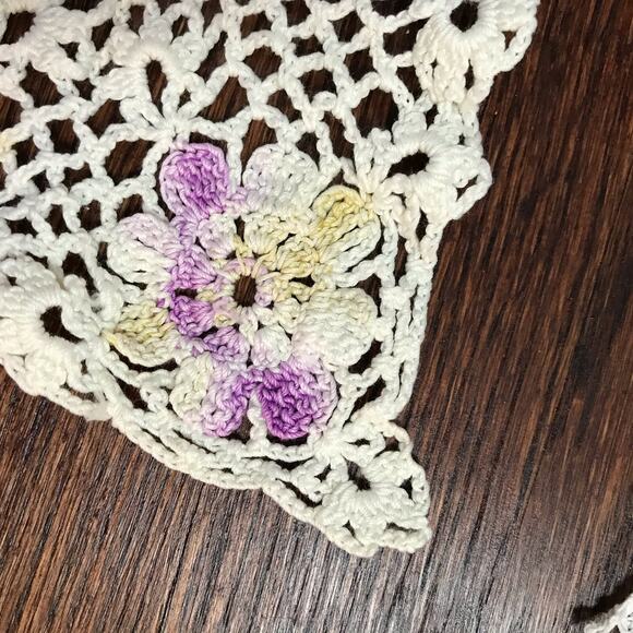 VTG Set Of 7 Crocheted White Purple Yellow Doilies Shabby Cottagecore Decor - Picture 3 of 9